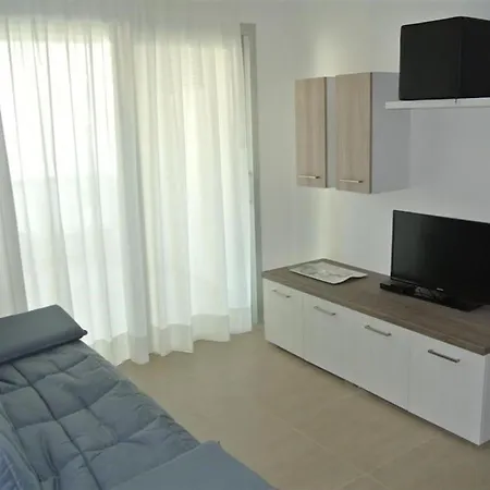 Apartment Coastal With Spacious Terrace *