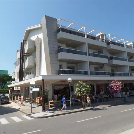 公寓 Coastal With Spacious Terrace *